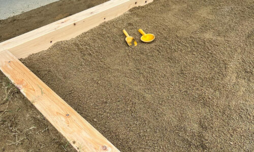 砂場枠の取り替えと園内の消毒作業