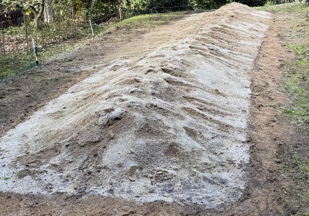 畑の真砂土の撤去