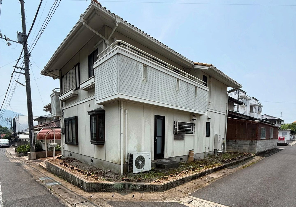 庭木・生垣の伐採と植木鉢の撤去作業