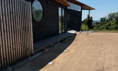 草刈り作業、真砂土敷き