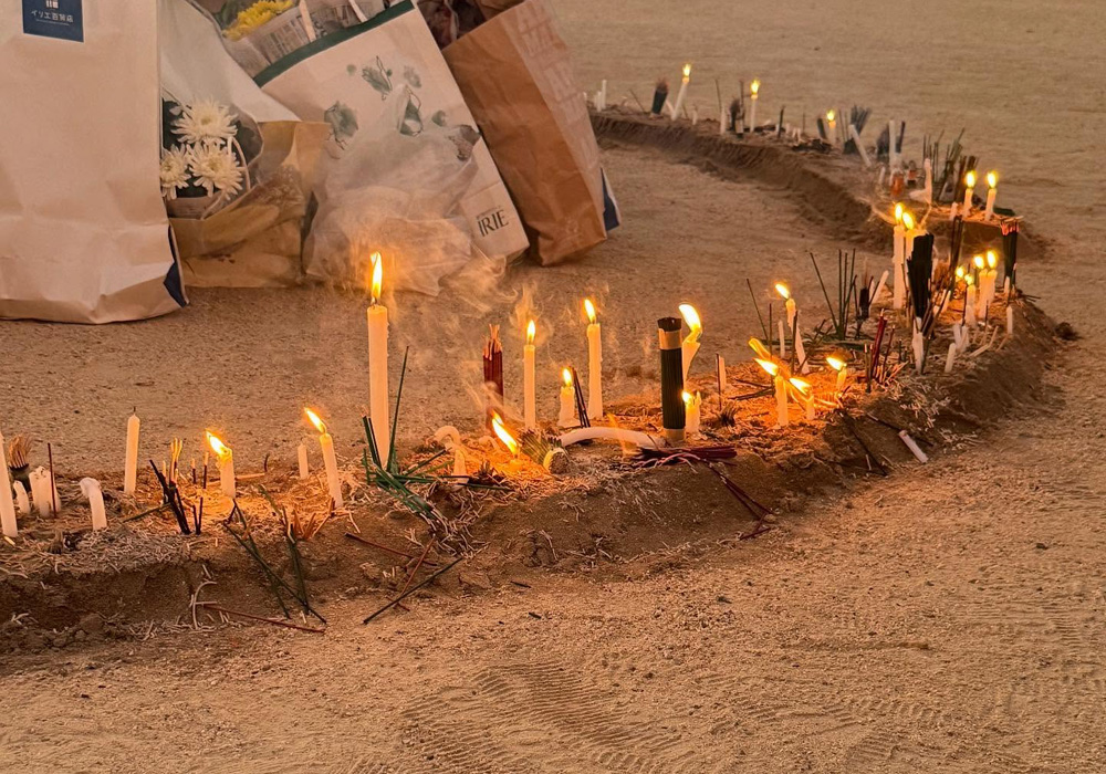 仏送りの盛砂設置